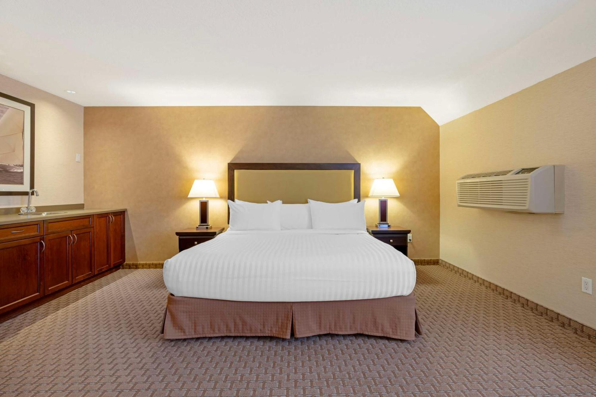 Best Western Plus Emerald Isle Hotel Sidney Exterior foto
